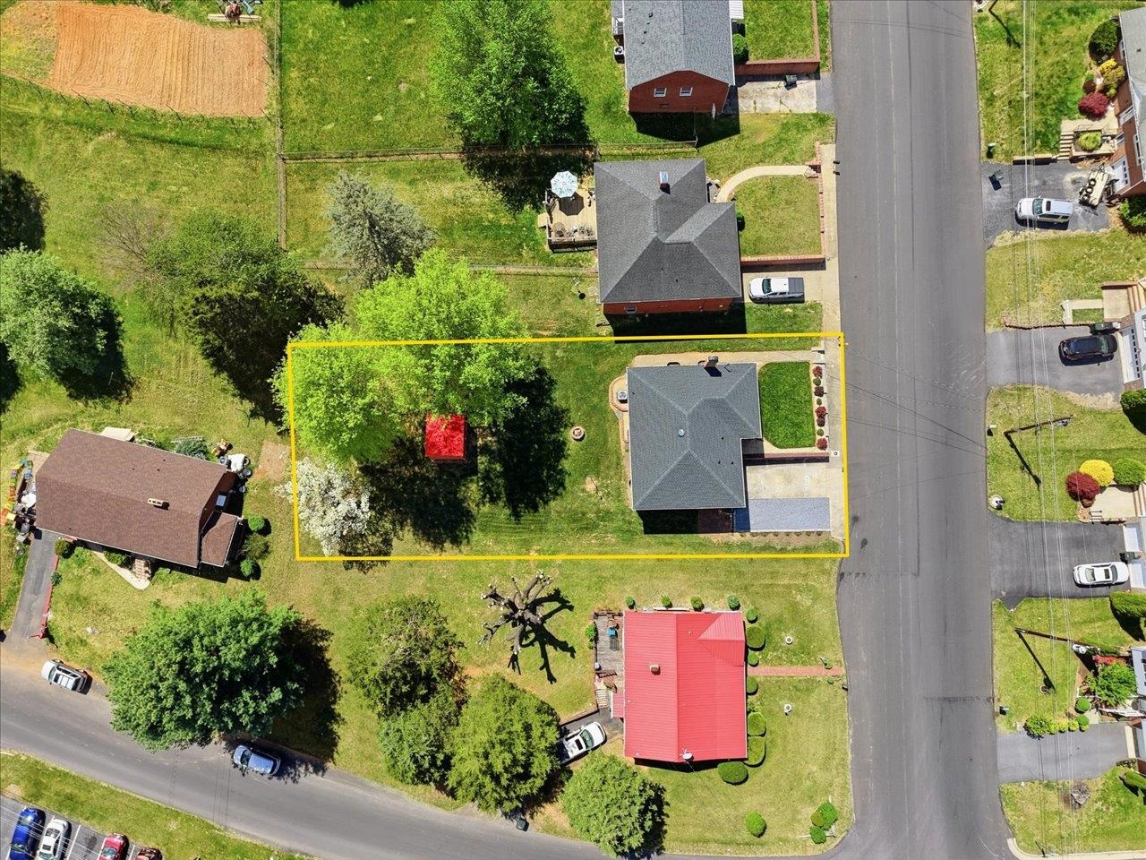 503 RITCHIE BLVD, STAUNTON, Virginia 24401, 3 Bedrooms Bedrooms, ,2 BathroomsBathrooms,Residential,503 RITCHIE BLVD,676028 MLS # 676028