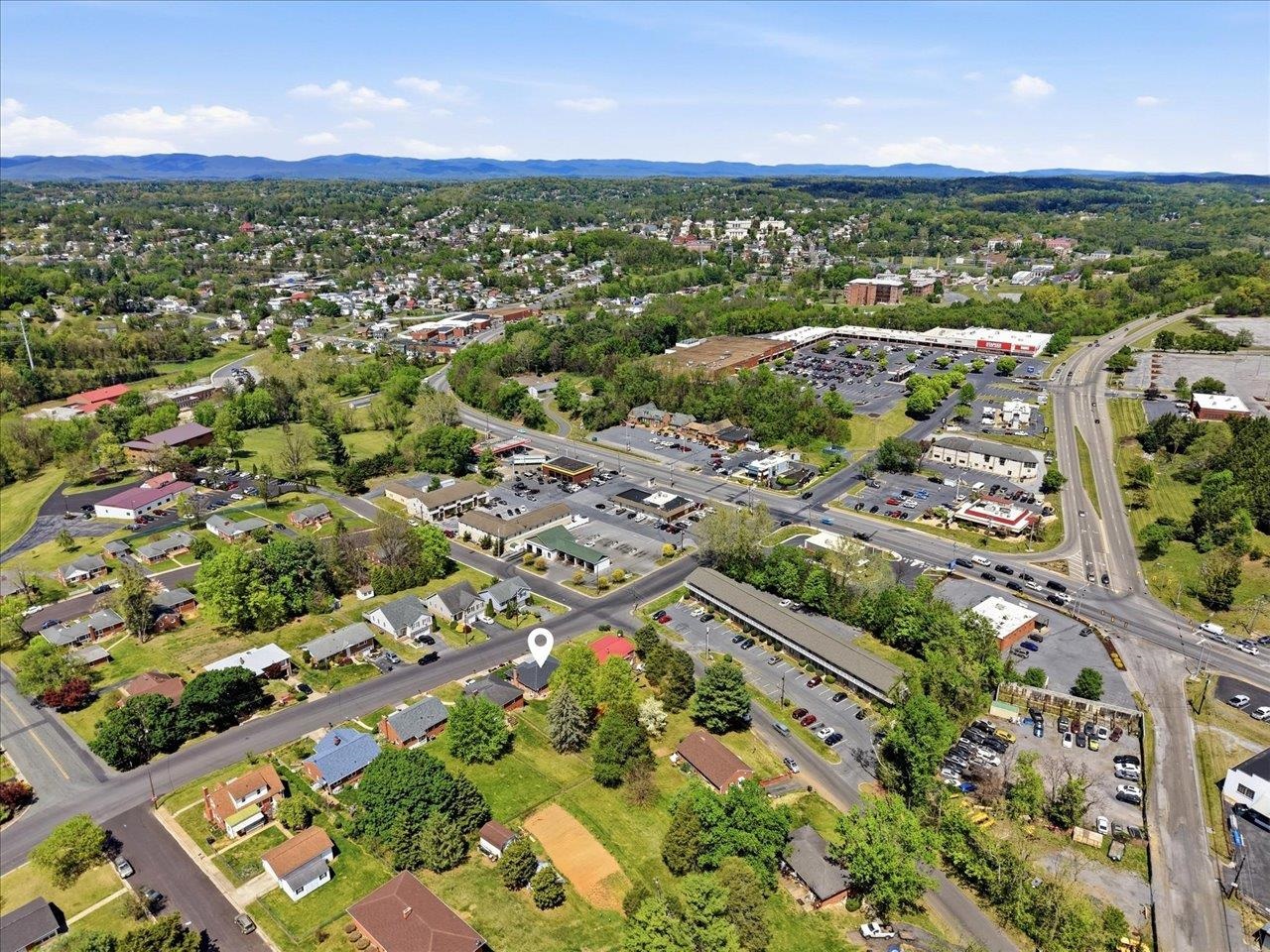 503 RITCHIE BLVD, STAUNTON, Virginia 24401, 3 Bedrooms Bedrooms, ,2 BathroomsBathrooms,Residential,503 RITCHIE BLVD,676028 MLS # 676028