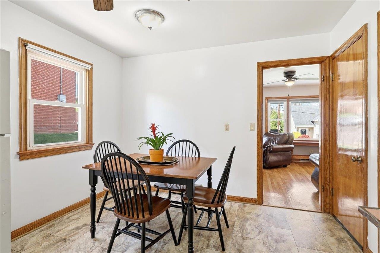 503 RITCHIE BLVD, STAUNTON, Virginia 24401, 3 Bedrooms Bedrooms, ,2 BathroomsBathrooms,Residential,503 RITCHIE BLVD,676028 MLS # 676028