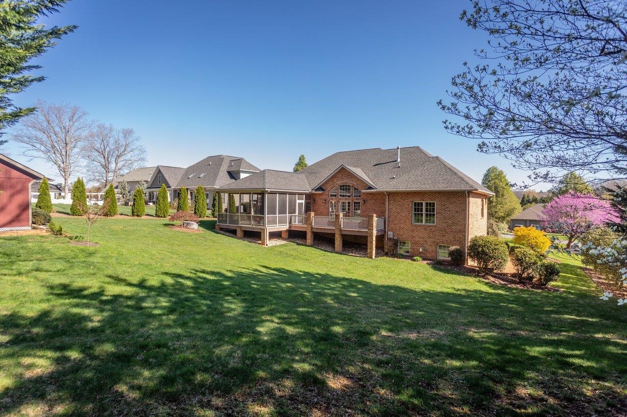 3107 BROOKSHIRE DR, ROCKINGHAM, Virginia 22801, 4 Bedrooms Bedrooms, ,3 BathroomsBathrooms,Residential,3107 BROOKSHIRE DR,676031 MLS # 676031