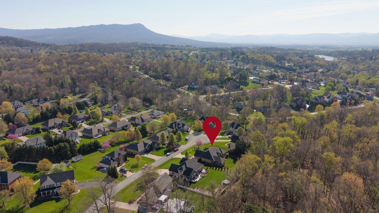 3107 BROOKSHIRE DR, ROCKINGHAM, Virginia 22801, 4 Bedrooms Bedrooms, ,3 BathroomsBathrooms,Residential,3107 BROOKSHIRE DR,676031 MLS # 676031