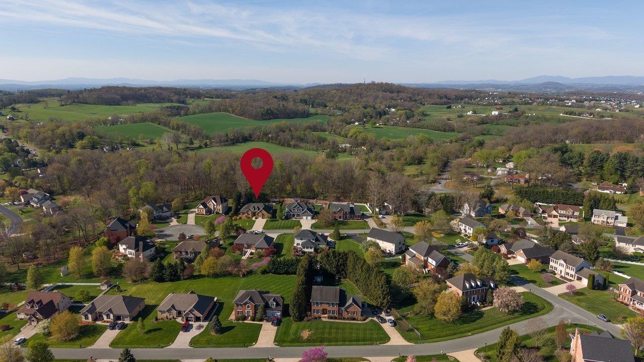 3107 BROOKSHIRE DR, ROCKINGHAM, Virginia 22801, 4 Bedrooms Bedrooms, ,3 BathroomsBathrooms,Residential,3107 BROOKSHIRE DR,676031 MLS # 676031