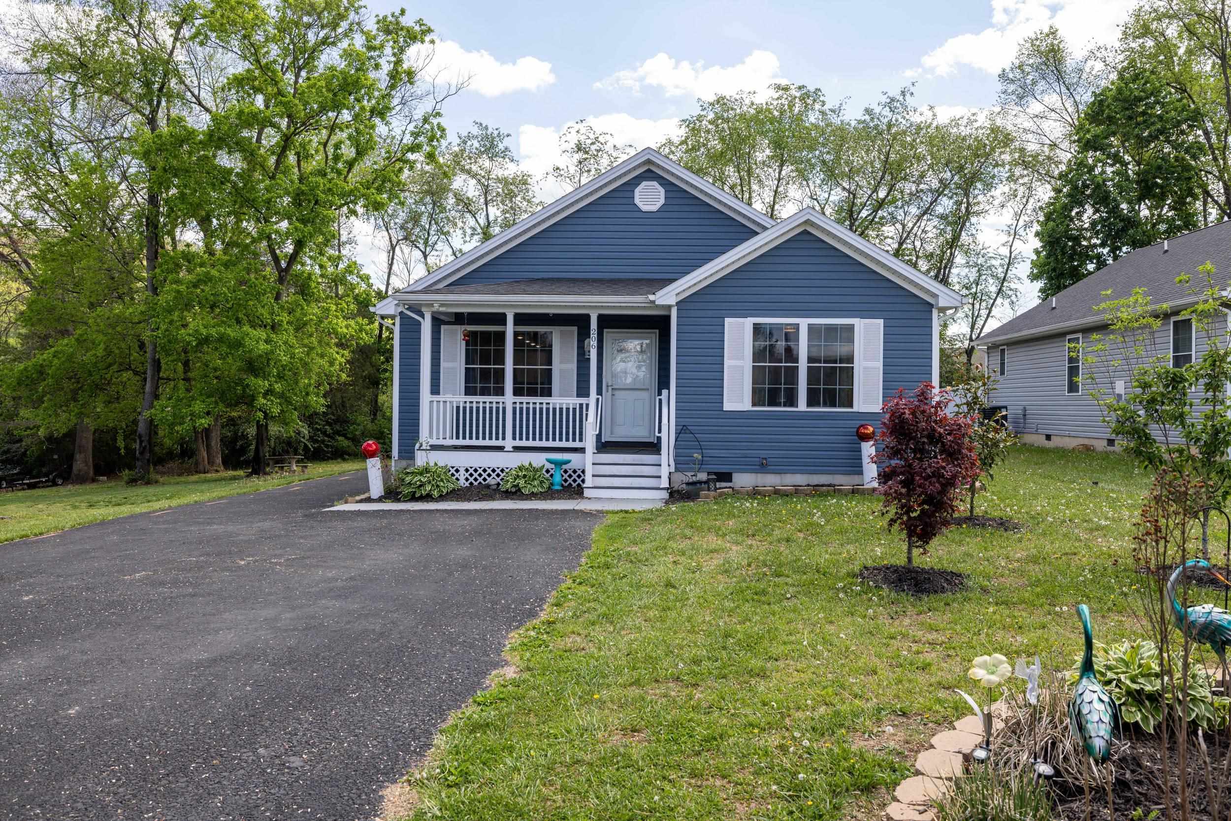 206 W SUMMIT AVE, ELKTON, Virginia 22827, 3 Bedrooms Bedrooms, ,2 BathroomsBathrooms,Residential,206 W SUMMIT AVE,676033 MLS # 676033