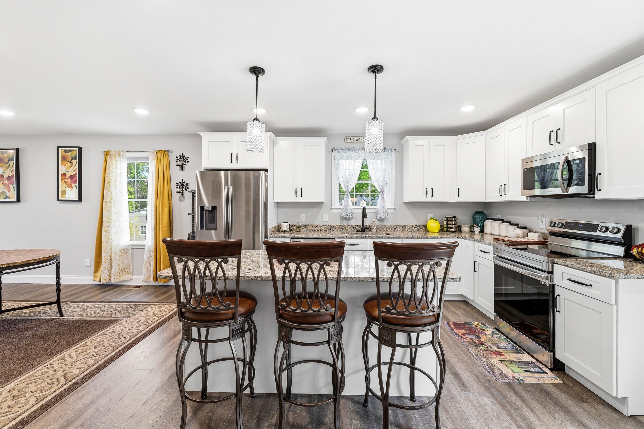 206 W SUMMIT AVE, ELKTON, Virginia 22827, 3 Bedrooms Bedrooms, ,2 BathroomsBathrooms,Residential,206 W SUMMIT AVE,676033 MLS # 676033