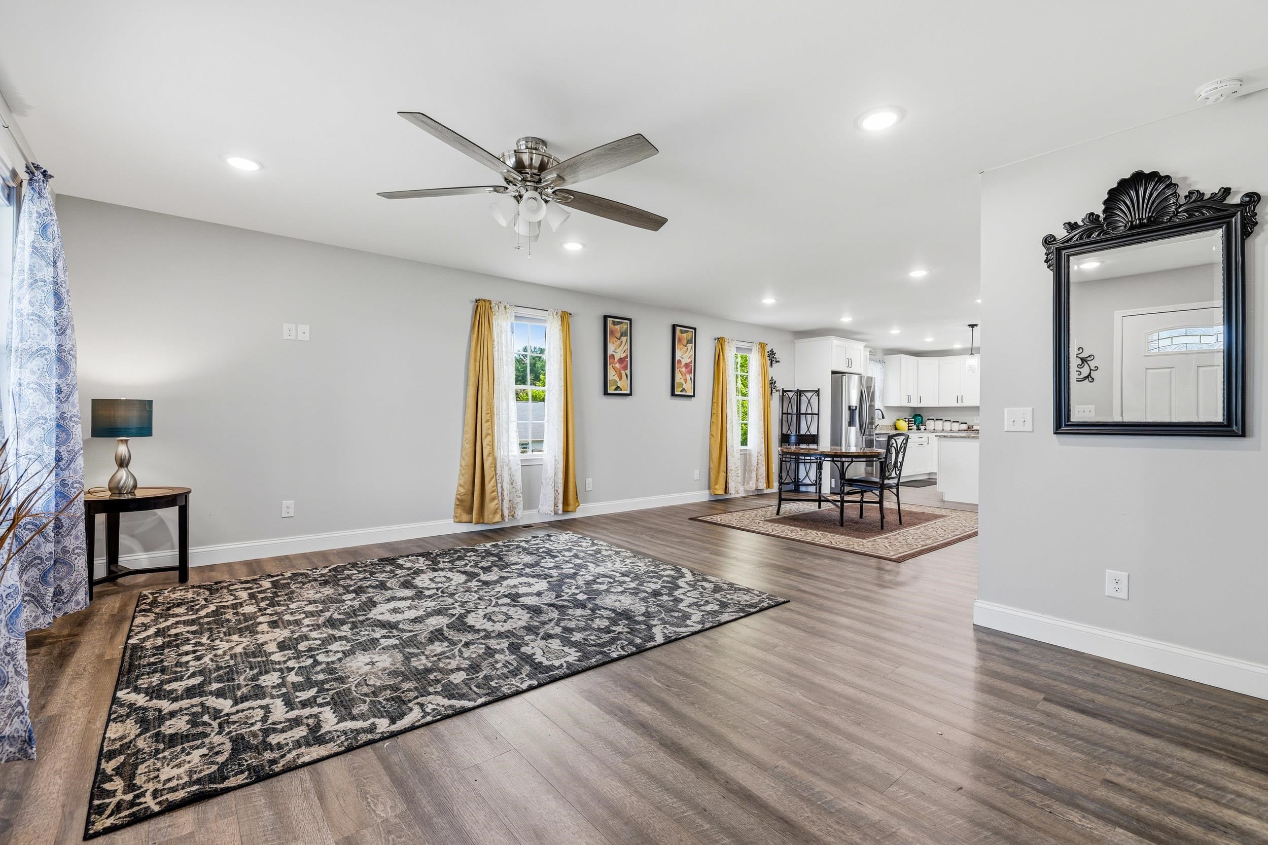 206 W SUMMIT AVE, ELKTON, Virginia 22827, 3 Bedrooms Bedrooms, ,2 BathroomsBathrooms,Residential,206 W SUMMIT AVE,676033 MLS # 676033