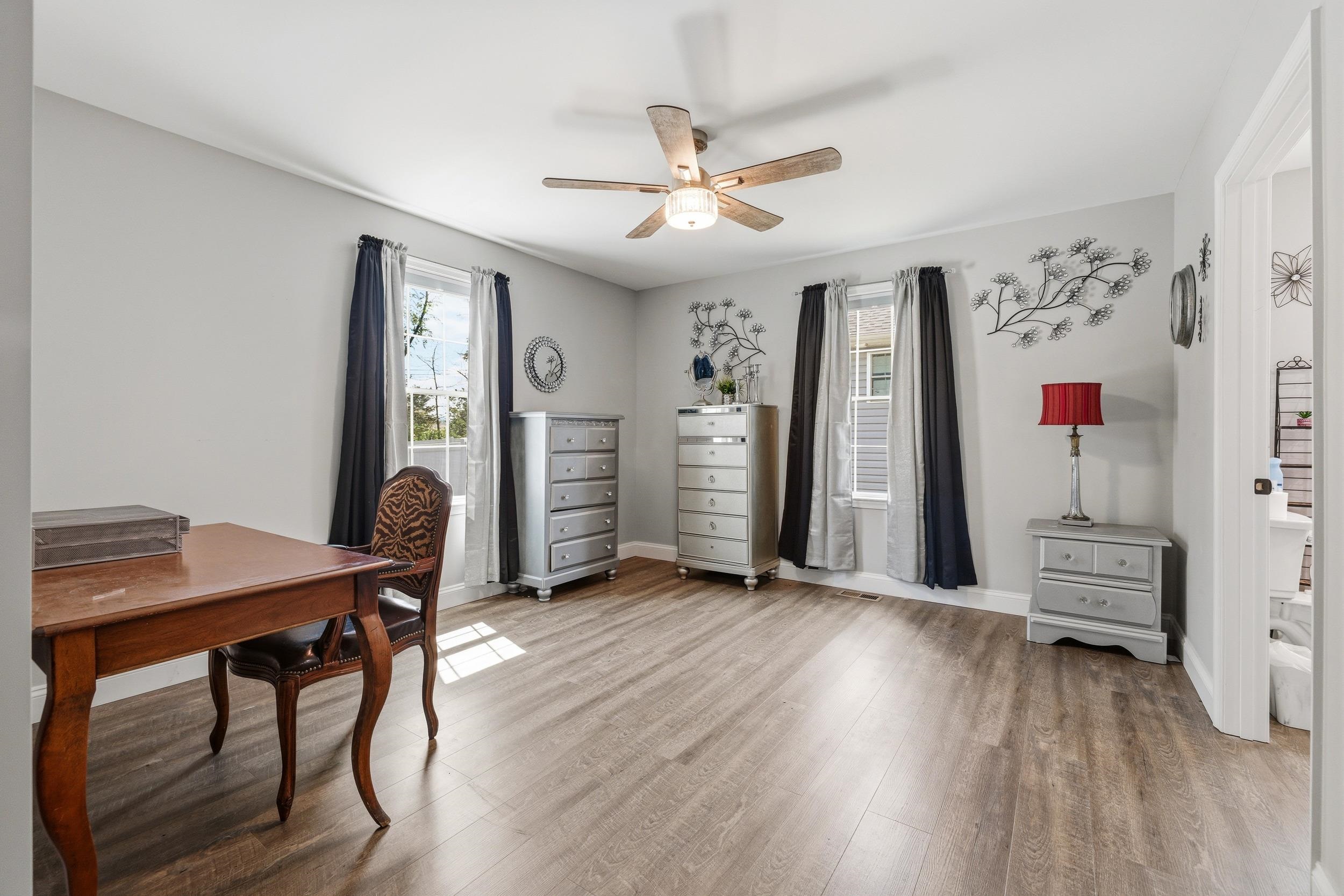 206 W SUMMIT AVE, ELKTON, Virginia 22827, 3 Bedrooms Bedrooms, ,2 BathroomsBathrooms,Residential,206 W SUMMIT AVE,676033 MLS # 676033