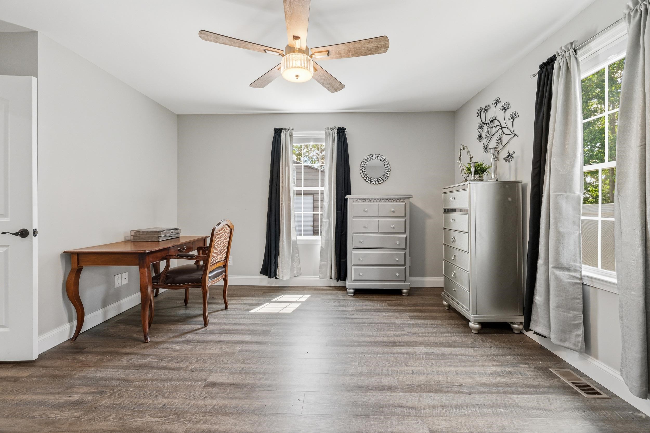 206 W SUMMIT AVE, ELKTON, Virginia 22827, 3 Bedrooms Bedrooms, ,2 BathroomsBathrooms,Residential,206 W SUMMIT AVE,676033 MLS # 676033