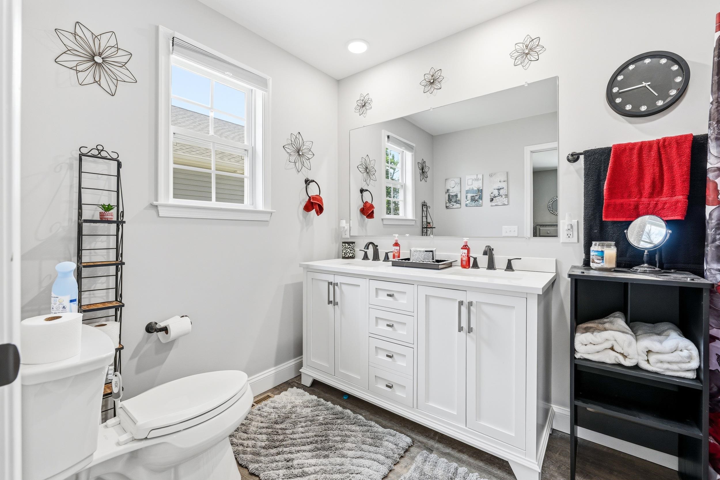 206 W SUMMIT AVE, ELKTON, Virginia 22827, 3 Bedrooms Bedrooms, ,2 BathroomsBathrooms,Residential,206 W SUMMIT AVE,676033 MLS # 676033