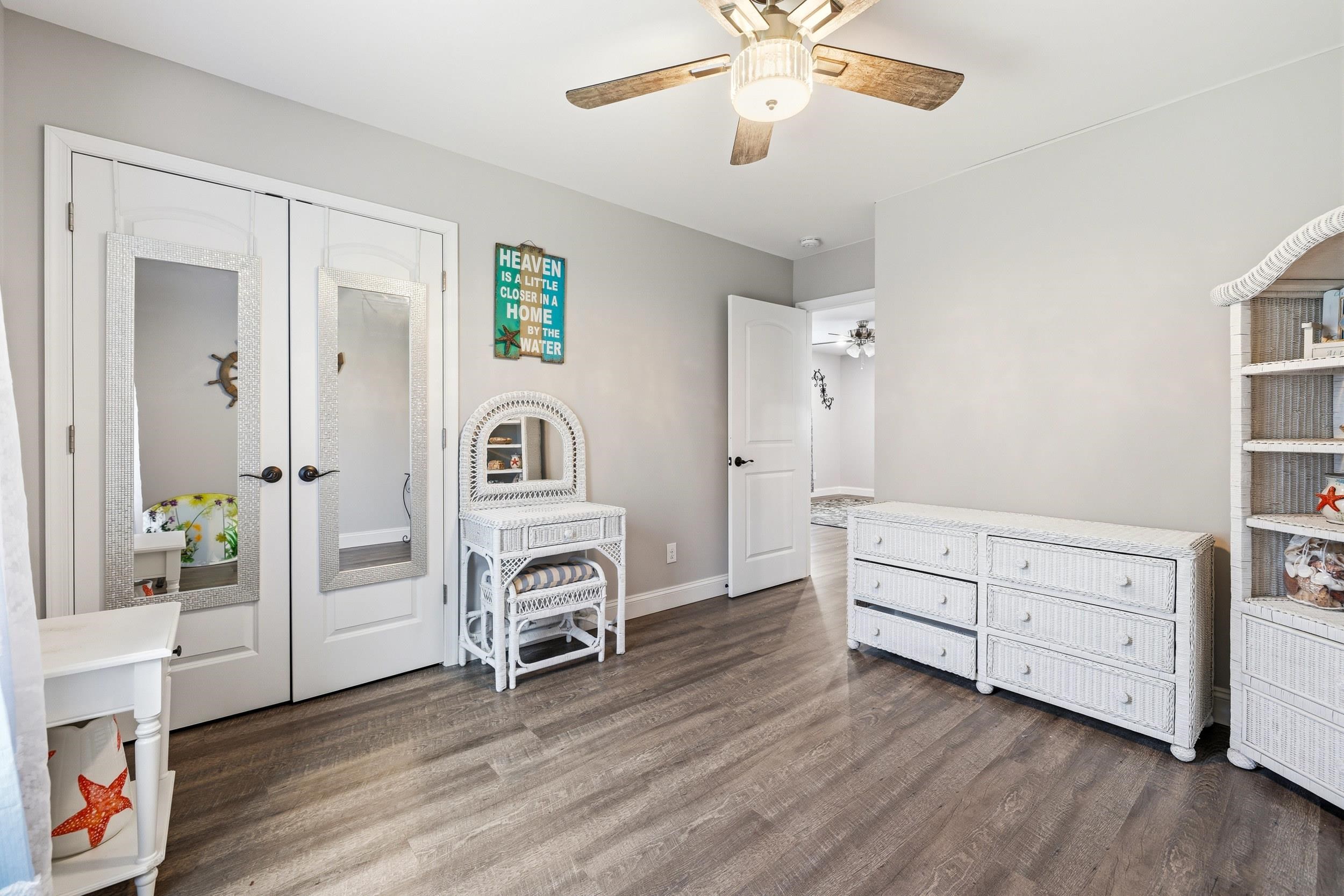 206 W SUMMIT AVE, ELKTON, Virginia 22827, 3 Bedrooms Bedrooms, ,2 BathroomsBathrooms,Residential,206 W SUMMIT AVE,676033 MLS # 676033