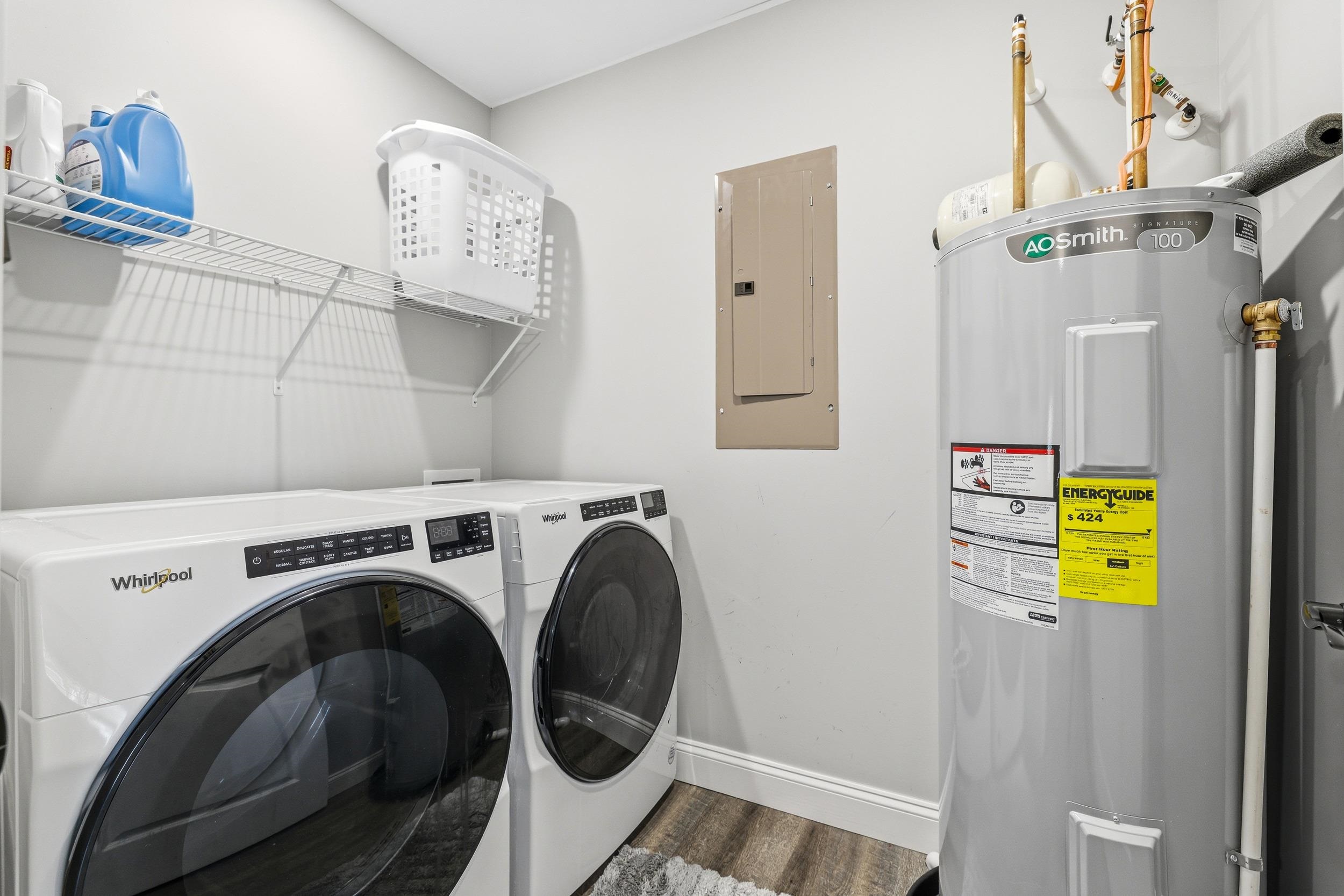 206 W SUMMIT AVE, ELKTON, Virginia 22827, 3 Bedrooms Bedrooms, ,2 BathroomsBathrooms,Residential,206 W SUMMIT AVE,676033 MLS # 676033