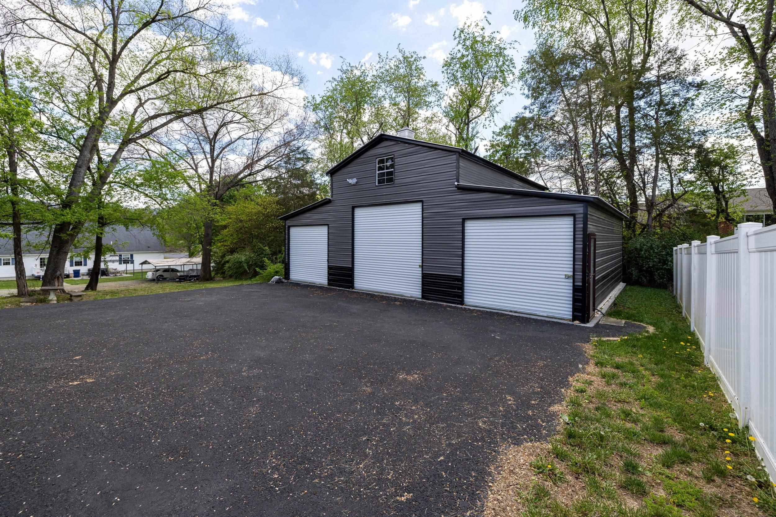 206 W SUMMIT AVE, ELKTON, Virginia 22827, 3 Bedrooms Bedrooms, ,2 BathroomsBathrooms,Residential,206 W SUMMIT AVE,676033 MLS # 676033