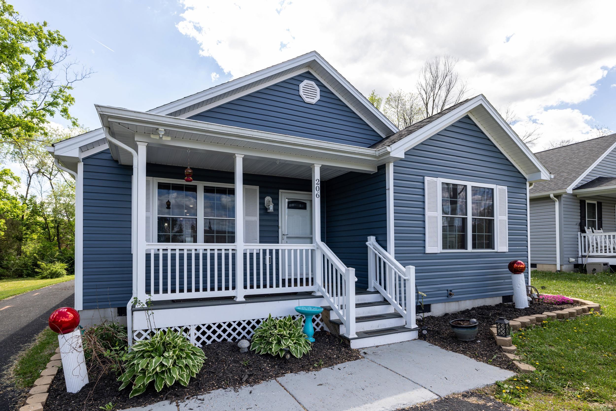 206 W SUMMIT AVE, ELKTON, Virginia 22827, 3 Bedrooms Bedrooms, ,2 BathroomsBathrooms,Residential,206 W SUMMIT AVE,676033 MLS # 676033