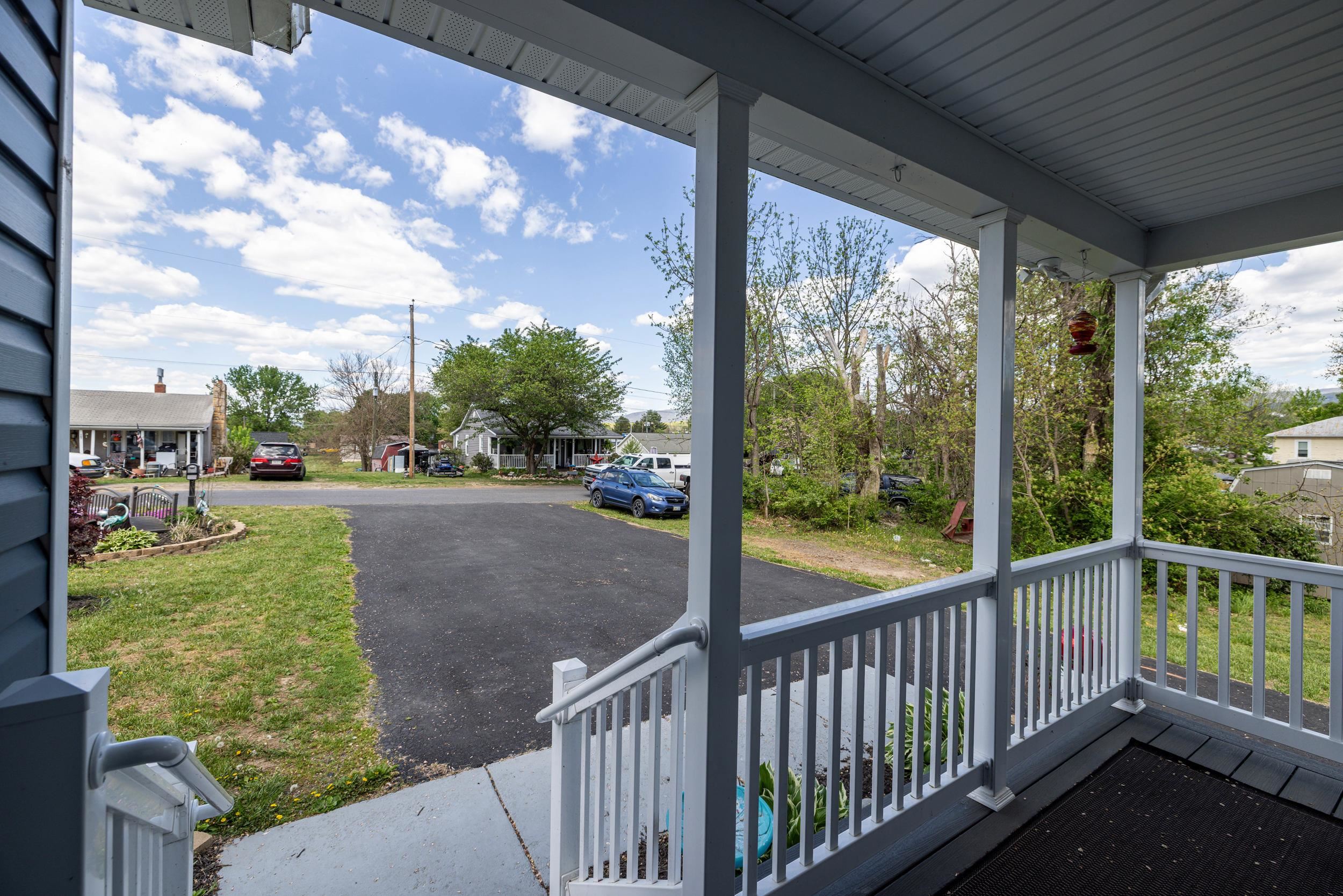 206 W SUMMIT AVE, ELKTON, Virginia 22827, 3 Bedrooms Bedrooms, ,2 BathroomsBathrooms,Residential,206 W SUMMIT AVE,676033 MLS # 676033