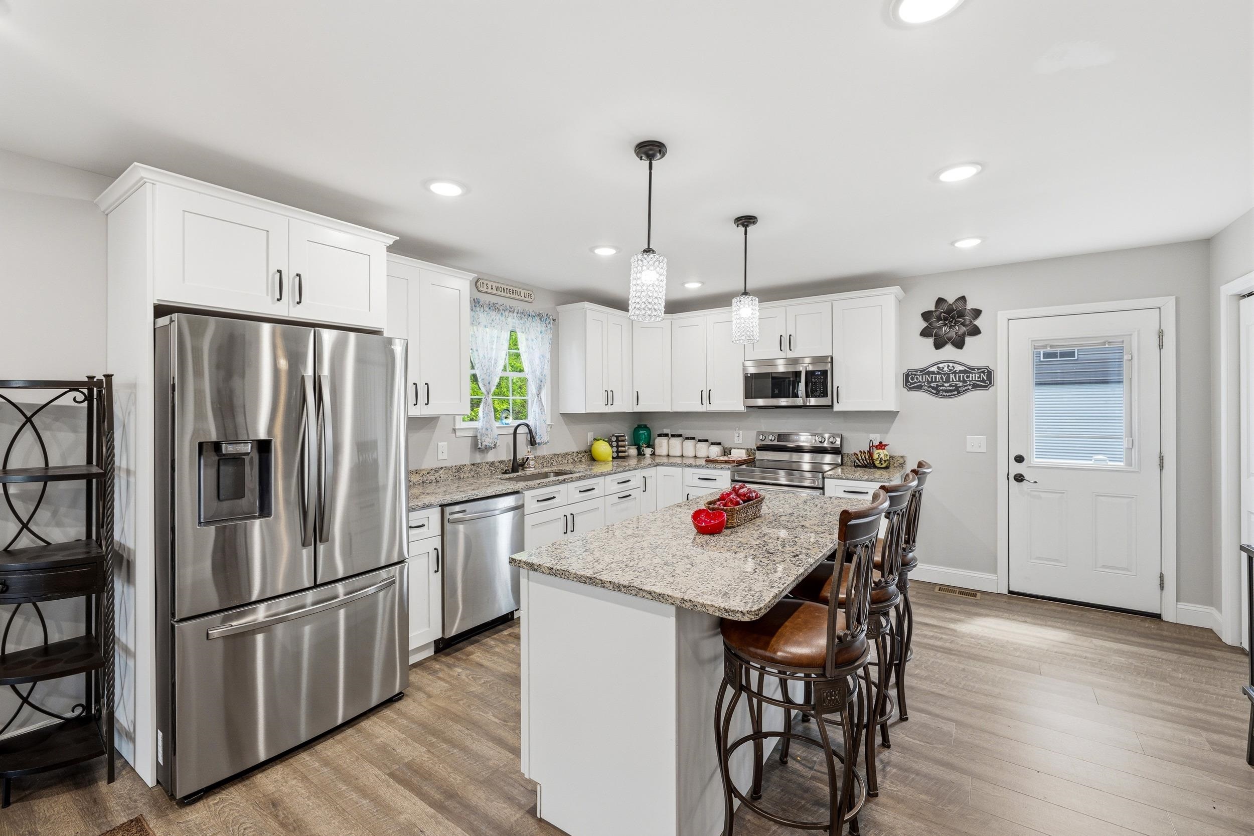 206 W SUMMIT AVE, ELKTON, Virginia 22827, 3 Bedrooms Bedrooms, ,2 BathroomsBathrooms,Residential,206 W SUMMIT AVE,676033 MLS # 676033