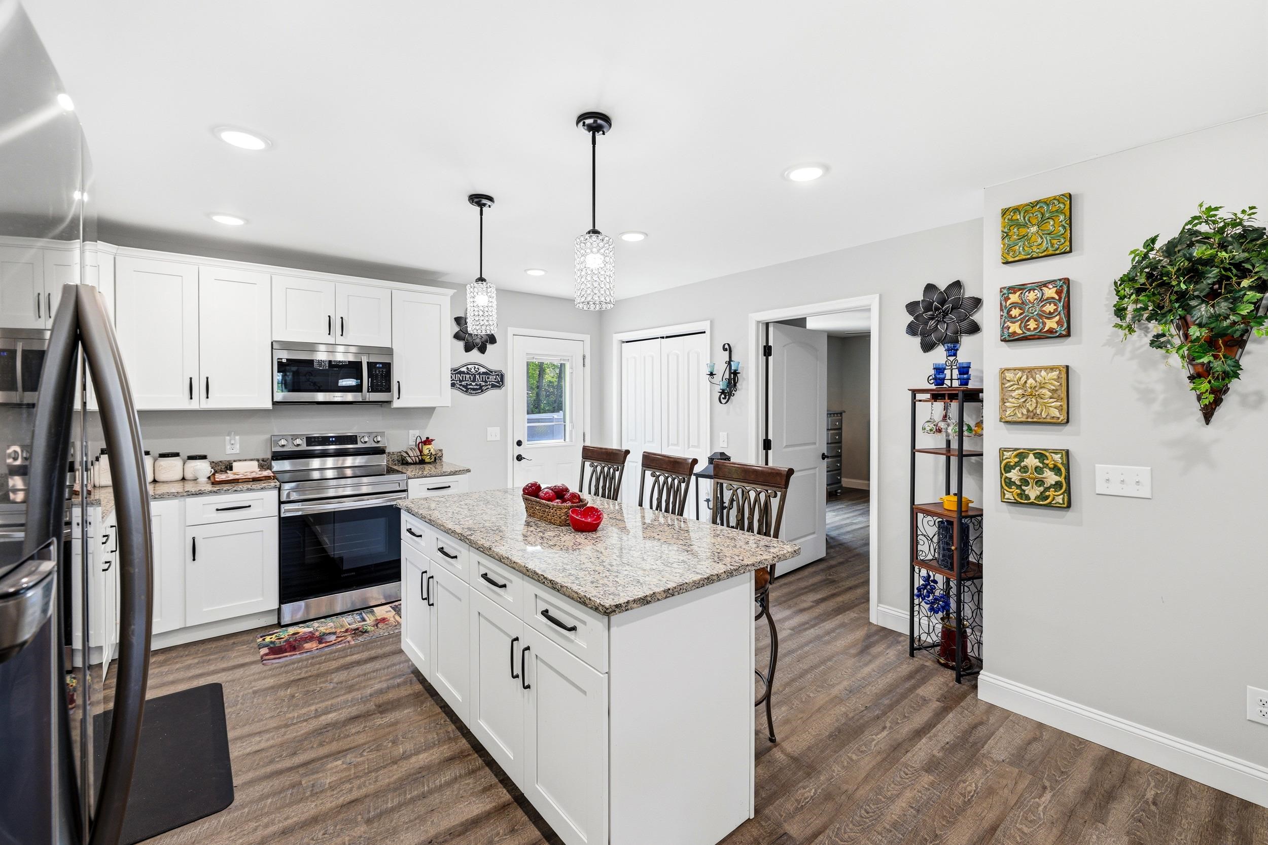 206 W SUMMIT AVE, ELKTON, Virginia 22827, 3 Bedrooms Bedrooms, ,2 BathroomsBathrooms,Residential,206 W SUMMIT AVE,676033 MLS # 676033