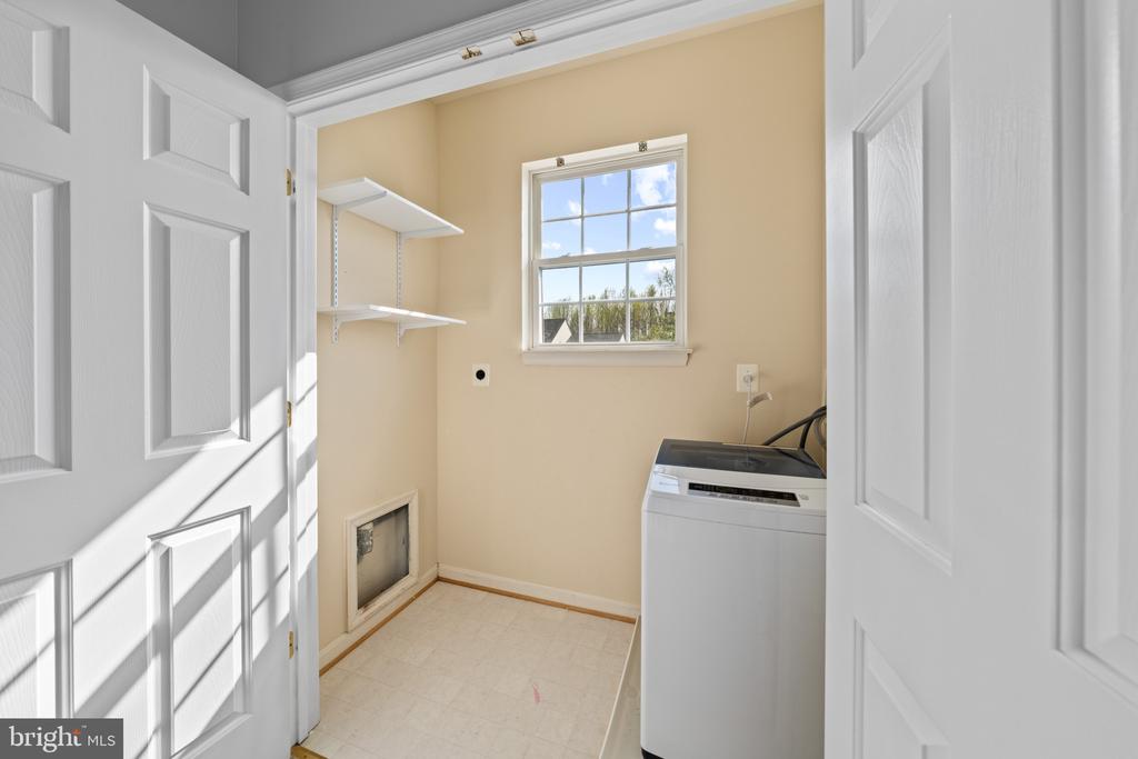 6937 VERSAILLE DR, FREDERICKSBURG, Virginia 22407, 3 Bedrooms Bedrooms, ,3 BathroomsBathrooms,Residential,6937 VERSAILLE DR,VASP2039982 MLS # VASP2039982