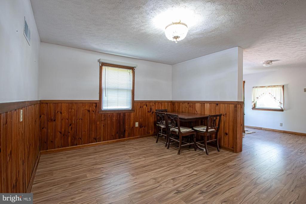 115 CHESTER GAP RD, CHESTER GAP, Virginia, 4 Bedrooms Bedrooms, ,2 BathroomsBathrooms,Residential,115 CHESTER GAP RD,VARP2002598 MLS # VARP2002598