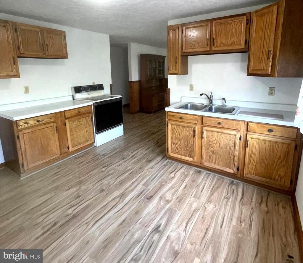 115 CHESTER GAP RD, CHESTER GAP, Virginia, 4 Bedrooms Bedrooms, ,2 BathroomsBathrooms,Residential,115 CHESTER GAP RD,VARP2002598 MLS # VARP2002598