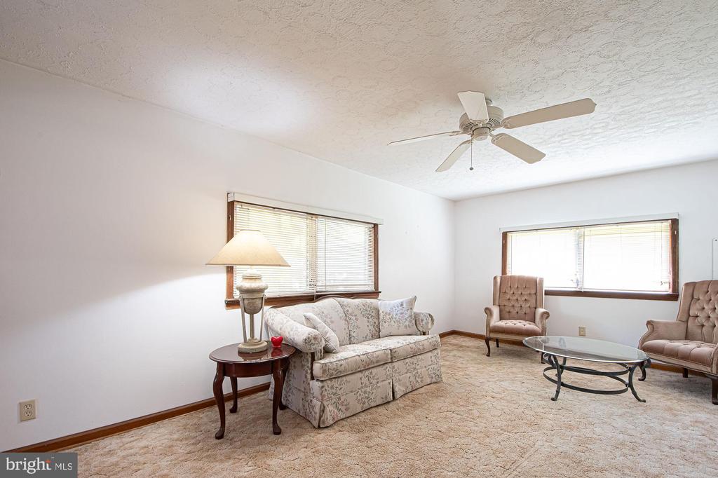 115 CHESTER GAP RD, CHESTER GAP, Virginia, 4 Bedrooms Bedrooms, ,2 BathroomsBathrooms,Residential,115 CHESTER GAP RD,VARP2002598 MLS # VARP2002598