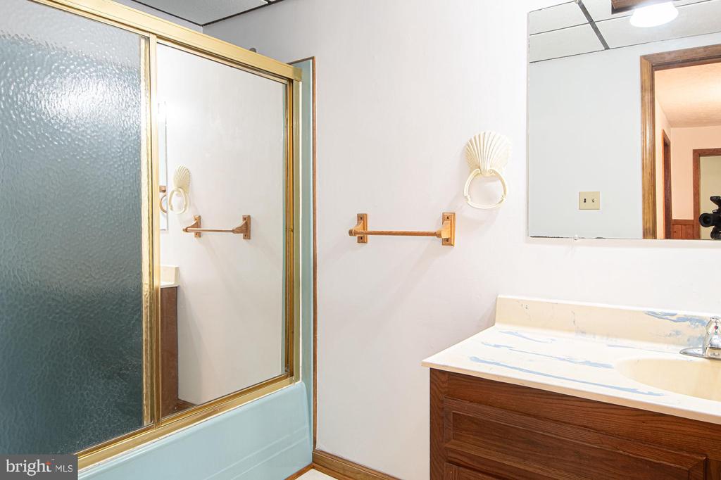 115 CHESTER GAP RD, CHESTER GAP, Virginia, 4 Bedrooms Bedrooms, ,2 BathroomsBathrooms,Residential,115 CHESTER GAP RD,VARP2002598 MLS # VARP2002598