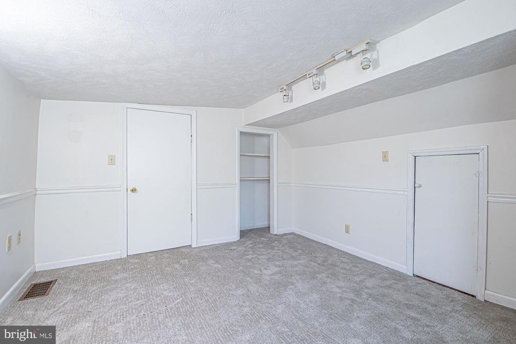 115 CHESTER GAP RD, CHESTER GAP, Virginia, 4 Bedrooms Bedrooms, ,2 BathroomsBathrooms,Residential,115 CHESTER GAP RD,VARP2002598 MLS # VARP2002598