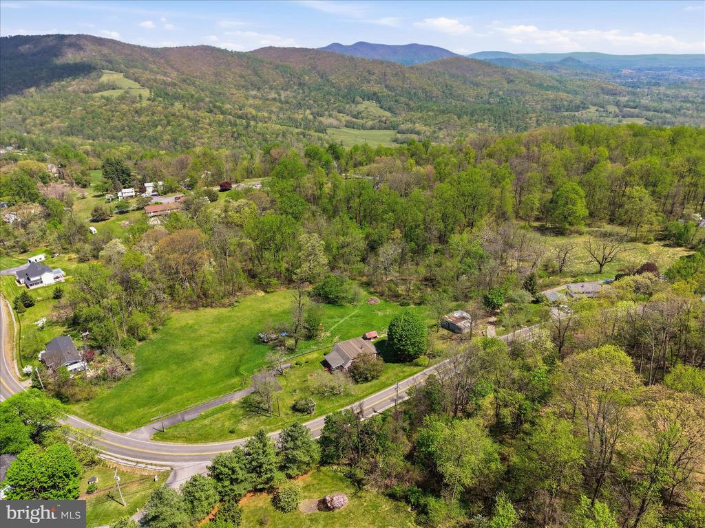 115 CHESTER GAP RD, CHESTER GAP, Virginia, 4 Bedrooms Bedrooms, ,2 BathroomsBathrooms,Residential,115 CHESTER GAP RD,VARP2002598 MLS # VARP2002598