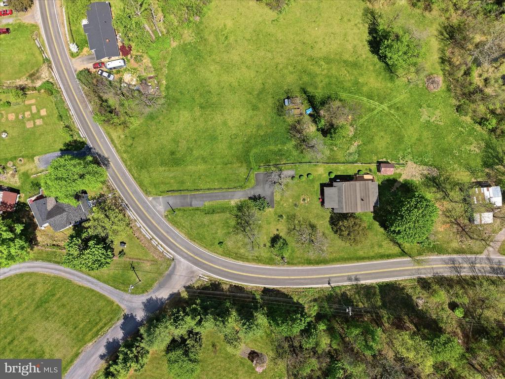 115 CHESTER GAP RD, CHESTER GAP, Virginia, 4 Bedrooms Bedrooms, ,2 BathroomsBathrooms,Residential,115 CHESTER GAP RD,VARP2002598 MLS # VARP2002598