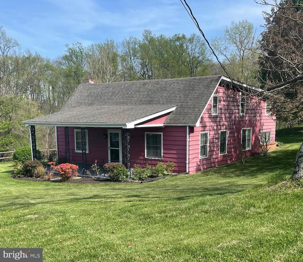 115 CHESTER GAP RD, CHESTER GAP, Virginia, 4 Bedrooms Bedrooms, ,2 BathroomsBathrooms,Residential,115 CHESTER GAP RD,VARP2002598 MLS # VARP2002598