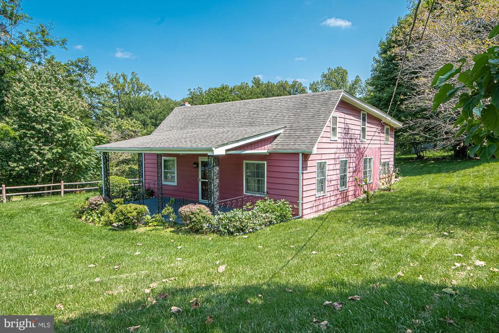 115 CHESTER GAP RD, CHESTER GAP, Virginia, 4 Bedrooms Bedrooms, ,2 BathroomsBathrooms,Residential,115 CHESTER GAP RD,VARP2002598 MLS # VARP2002598