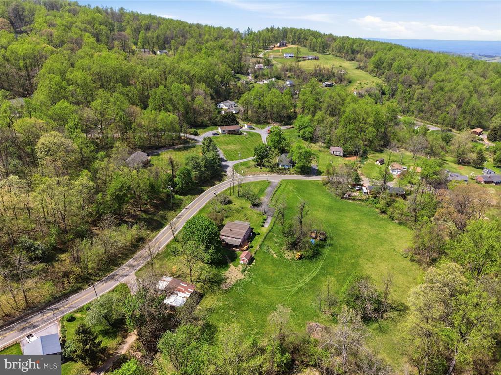 115 CHESTER GAP RD, CHESTER GAP, Virginia, 4 Bedrooms Bedrooms, ,2 BathroomsBathrooms,Residential,115 CHESTER GAP RD,VARP2002598 MLS # VARP2002598