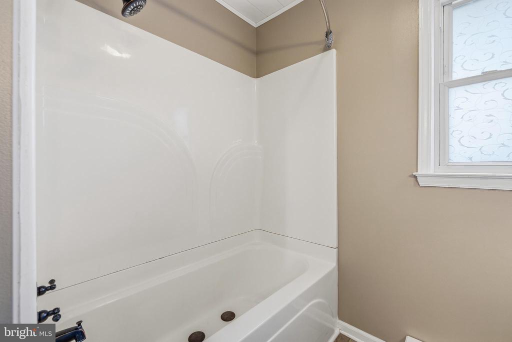 3 CEDAR DR, LURAY, Virginia 22835, 3 Bedrooms Bedrooms, ,2 BathroomsBathrooms,Residential,3 CEDAR DR,VAPA2006318 MLS # VAPA2006318