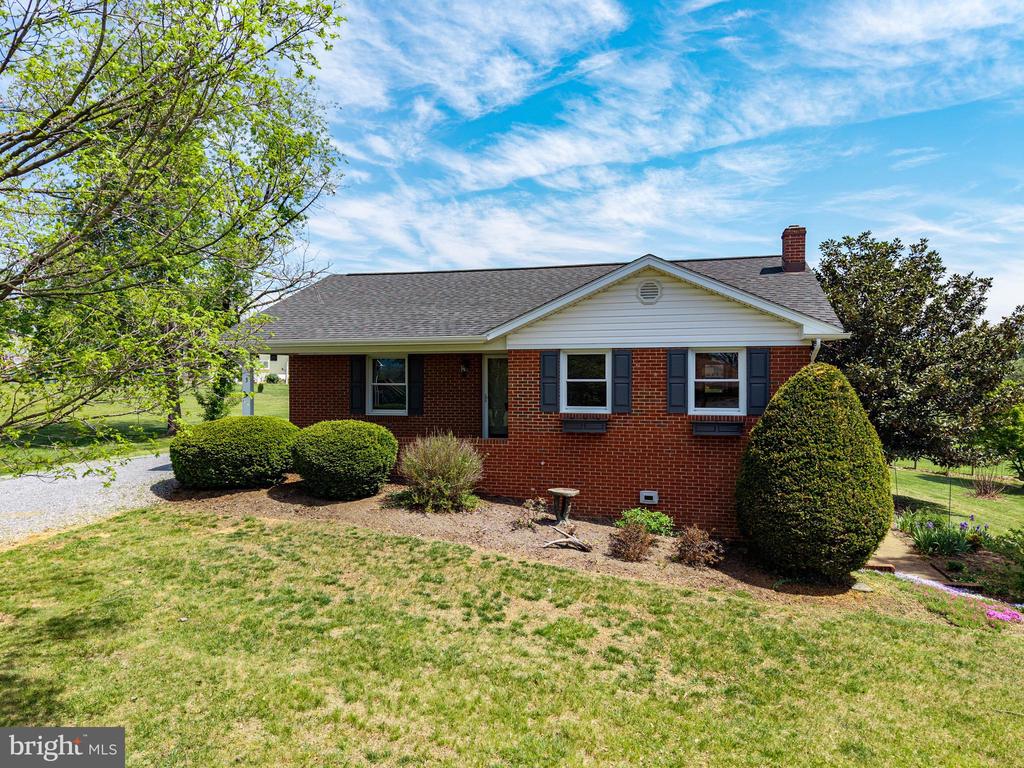 3 CEDAR DR, LURAY, Virginia 22835, 3 Bedrooms Bedrooms, ,2 BathroomsBathrooms,Residential,3 CEDAR DR,VAPA2006318 MLS # VAPA2006318