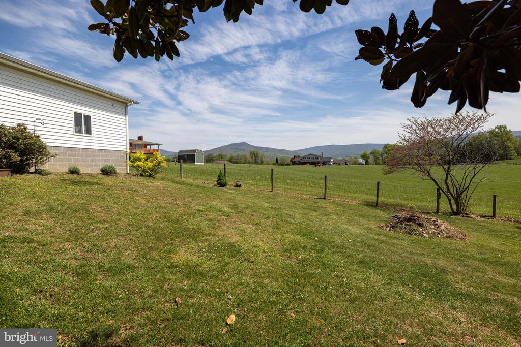 3 CEDAR DR, LURAY, Virginia 22835, 3 Bedrooms Bedrooms, ,2 BathroomsBathrooms,Residential,3 CEDAR DR,VAPA2006318 MLS # VAPA2006318