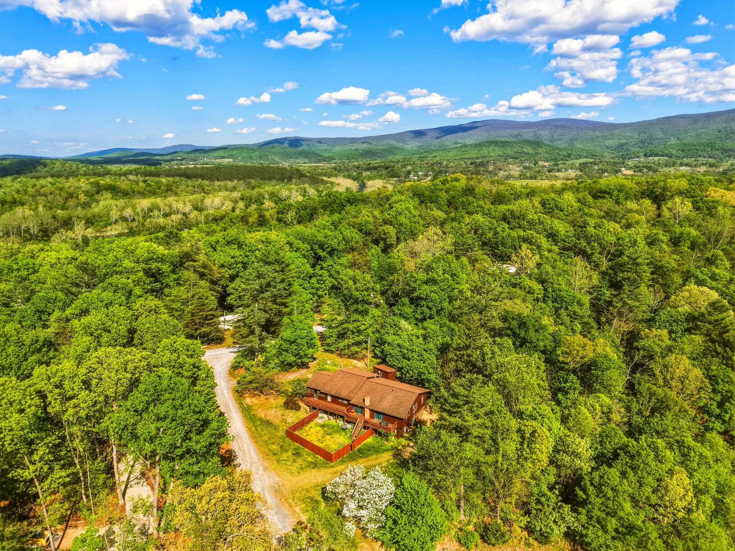 455 WOODSIDE DR, RILEYVILLE, Virginia 22650, 4 Bedrooms Bedrooms, ,3 BathroomsBathrooms,Residential,455 WOODSIDE DR,673378 MLS # 673378