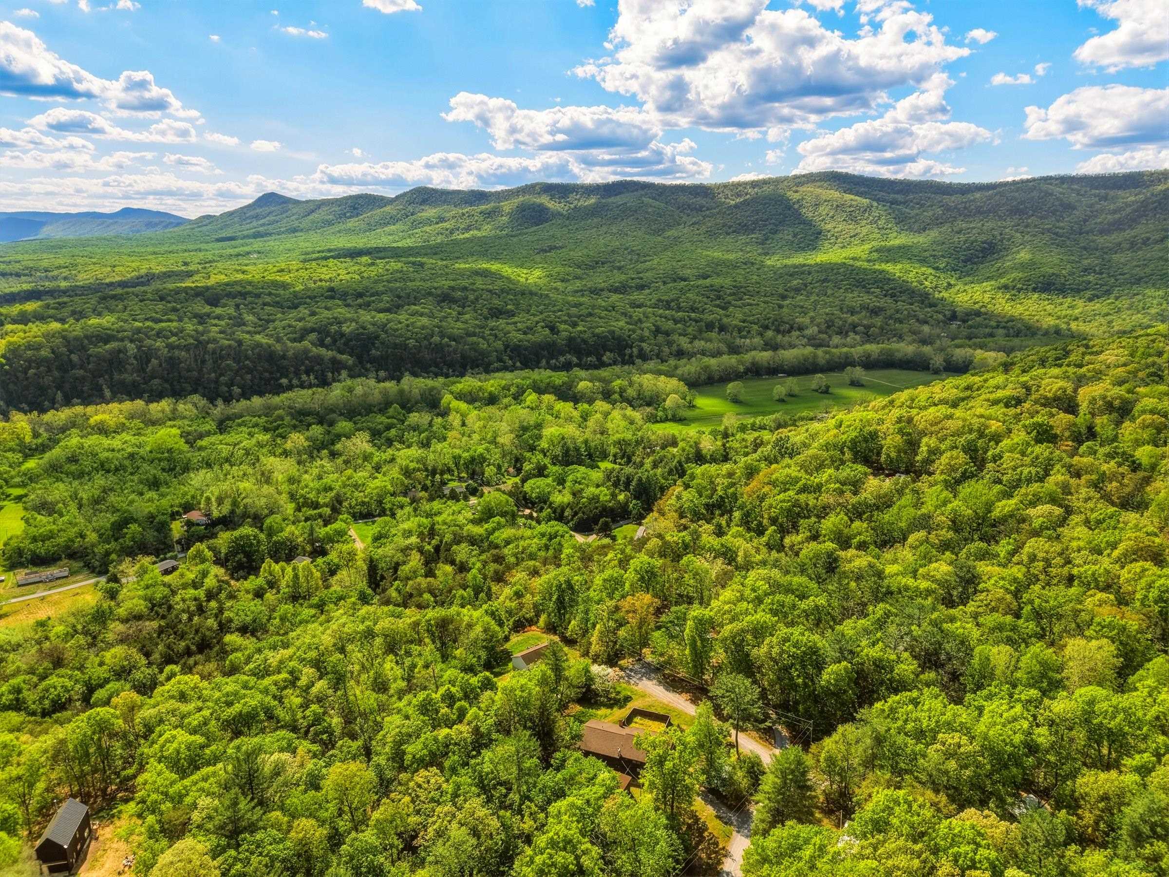 455 WOODSIDE DR, RILEYVILLE, Virginia 22650, 4 Bedrooms Bedrooms, ,3 BathroomsBathrooms,Residential,455 WOODSIDE DR,673378 MLS # 673378