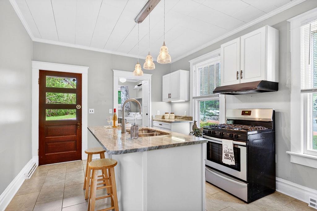 342 N LEWIS ST, STAUNTON, Virginia 24401, 3 Bedrooms Bedrooms, ,1 BathroomBathrooms,Residential,342 N LEWIS ST,676036 MLS # 676036