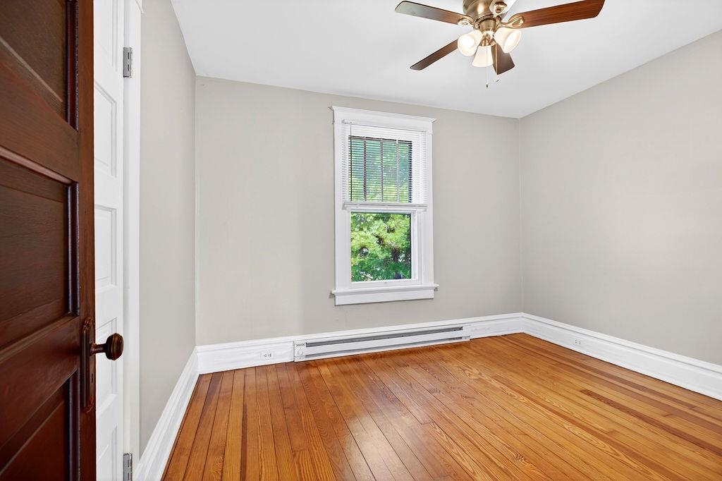 342 N LEWIS ST, STAUNTON, Virginia 24401, 3 Bedrooms Bedrooms, ,1 BathroomBathrooms,Residential,342 N LEWIS ST,676036 MLS # 676036