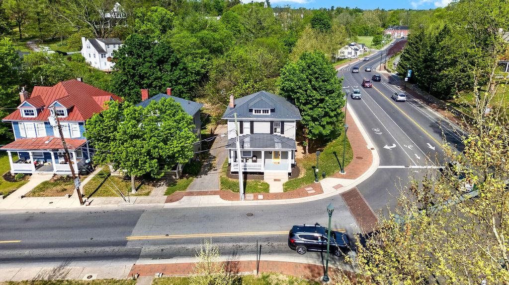 342 N LEWIS ST, STAUNTON, Virginia 24401, 3 Bedrooms Bedrooms, ,1 BathroomBathrooms,Residential,342 N LEWIS ST,676036 MLS # 676036