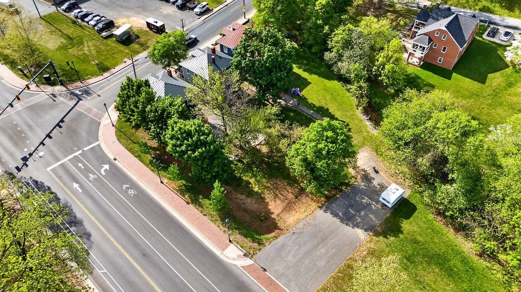 342 N LEWIS ST, STAUNTON, Virginia 24401, 3 Bedrooms Bedrooms, ,1 BathroomBathrooms,Residential,342 N LEWIS ST,676036 MLS # 676036