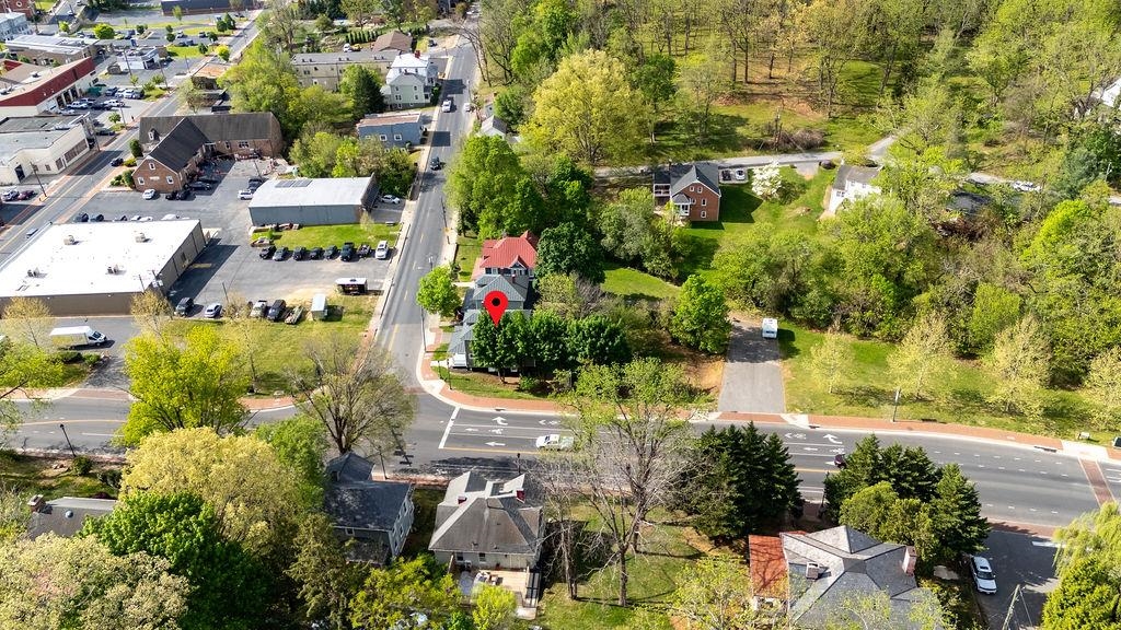 342 N LEWIS ST, STAUNTON, Virginia 24401, 3 Bedrooms Bedrooms, ,1 BathroomBathrooms,Residential,342 N LEWIS ST,676036 MLS # 676036