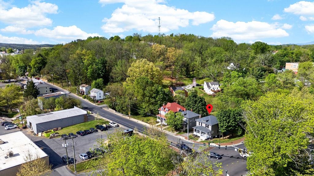 342 N LEWIS ST, STAUNTON, Virginia 24401, 3 Bedrooms Bedrooms, ,1 BathroomBathrooms,Residential,342 N LEWIS ST,676036 MLS # 676036