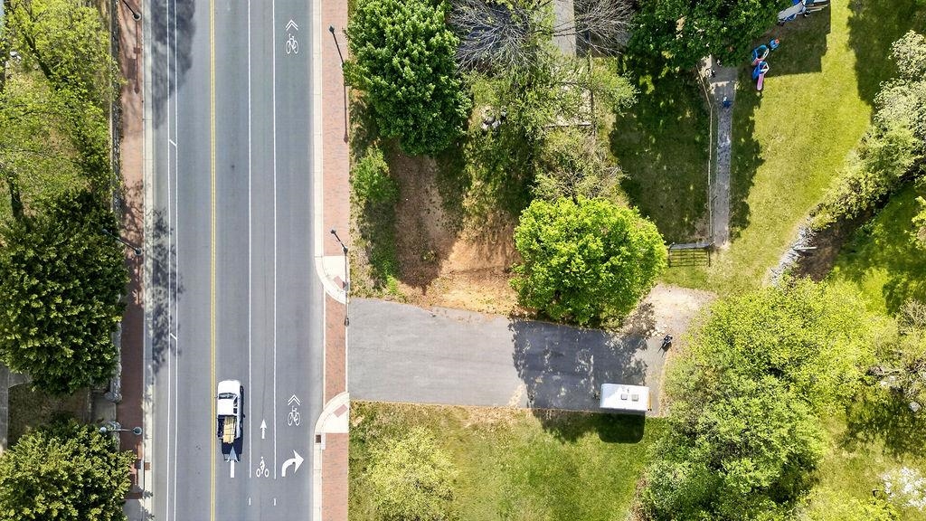 342 N LEWIS ST, STAUNTON, Virginia 24401, 3 Bedrooms Bedrooms, ,1 BathroomBathrooms,Residential,342 N LEWIS ST,676036 MLS # 676036