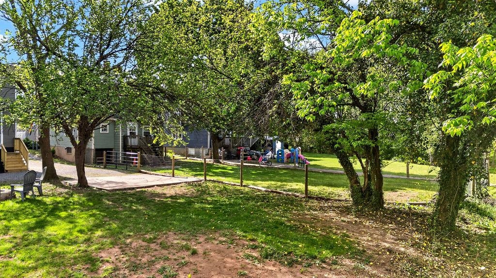 342 N LEWIS ST, STAUNTON, Virginia 24401, 3 Bedrooms Bedrooms, ,1 BathroomBathrooms,Residential,342 N LEWIS ST,676036 MLS # 676036