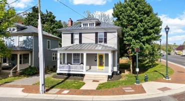 342 N LEWIS ST, STAUNTON, Virginia 24401, 3 Bedrooms Bedrooms, ,1 BathroomBathrooms,Residential,342 N LEWIS ST,676036 MLS # 676036