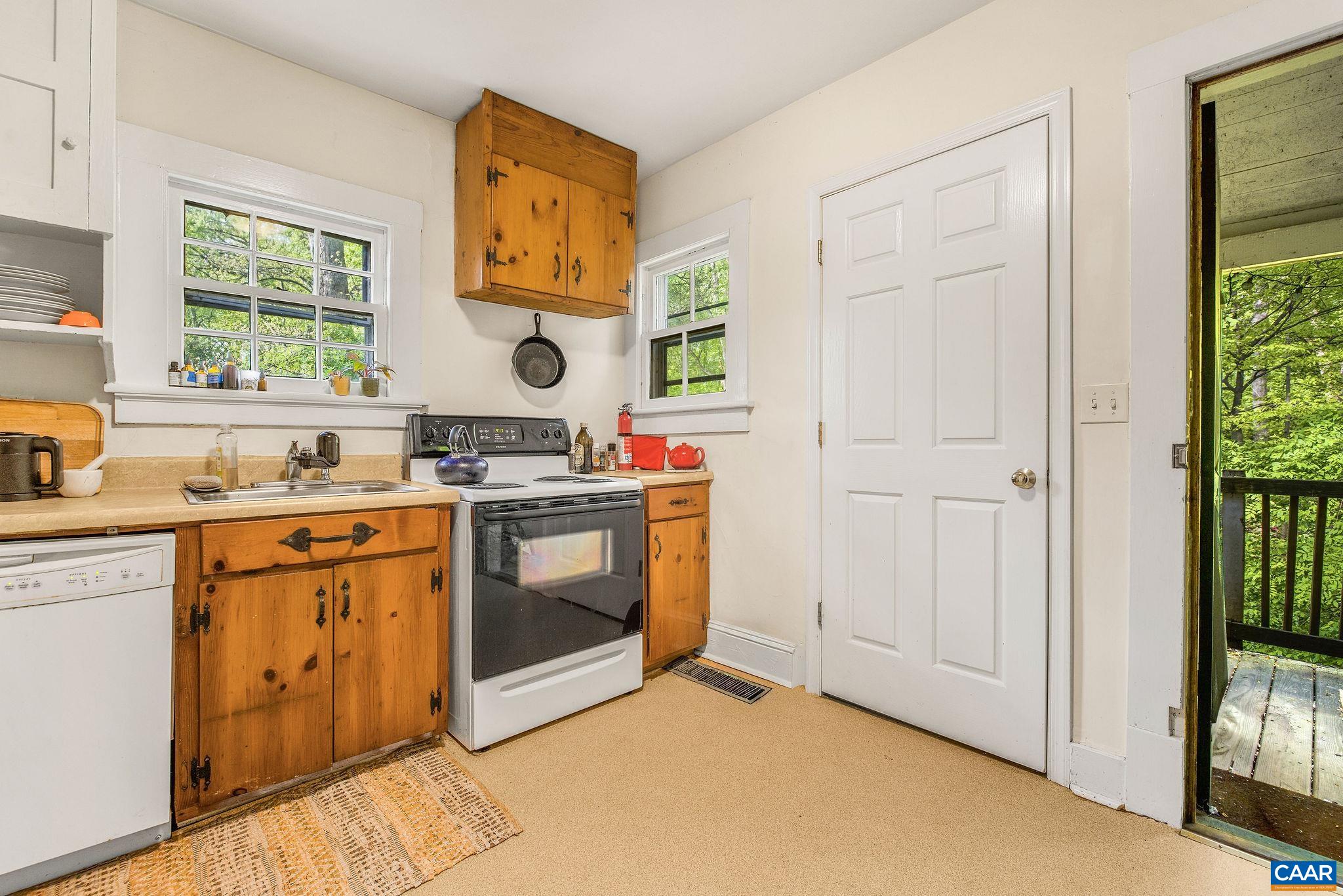 2325 HIGHLAND AVE, CHARLOTTESVILLE, Virginia 22902, 2 Bedrooms Bedrooms, ,1 BathroomBathrooms,Residential,2325 HIGHLAND AVE,676045 MLS # 676045