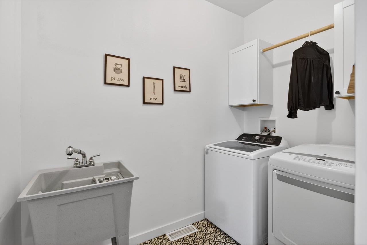 5266 FOOTHILLS LN, KEEZLETOWN, Virginia 22832, 3 Bedrooms Bedrooms, ,2 BathroomsBathrooms,Residential,5266 FOOTHILLS LN,676046 MLS # 676046