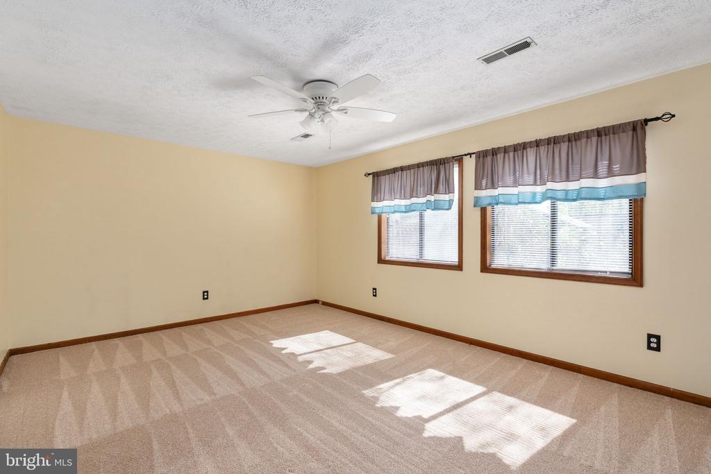 100 PLEASANT GROVE RD, LOCUST GROVE, Virginia 22508, 4 Bedrooms Bedrooms, ,3 BathroomsBathrooms,Residential,100 PLEASANT GROVE RD,VAOR2013850 MLS # VAOR2013850