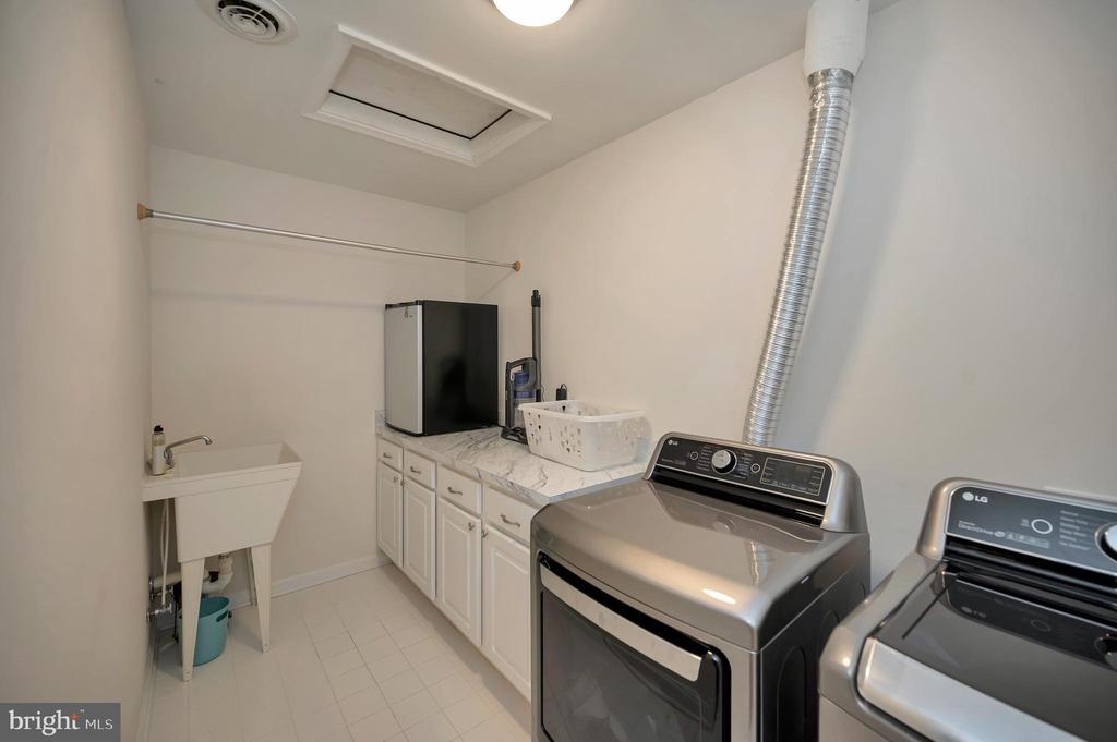 12001 HONOR BRIDGE FARM DR, SPOTSYLVANIA, Virginia 22551, 7 Bedrooms Bedrooms, ,5 BathroomsBathrooms,Residential,12001 HONOR BRIDGE FARM DR,VASP2041126 MLS # VASP2041126