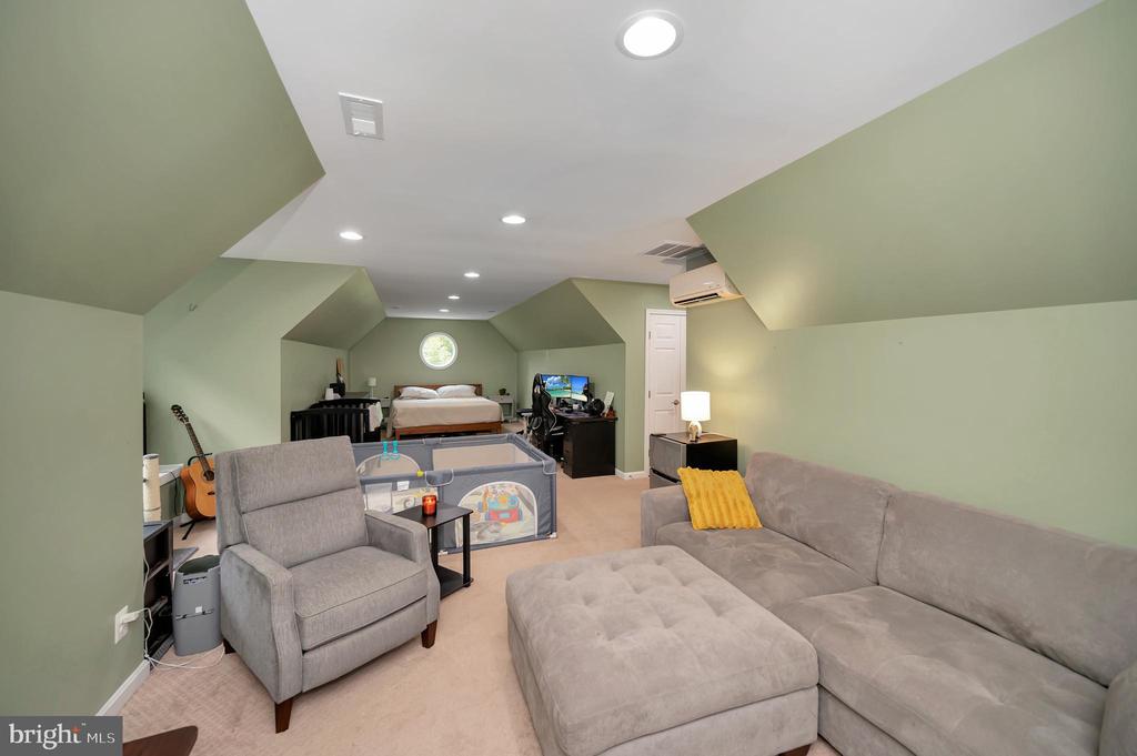 12001 HONOR BRIDGE FARM DR, SPOTSYLVANIA, Virginia 22551, 7 Bedrooms Bedrooms, ,5 BathroomsBathrooms,Residential,12001 HONOR BRIDGE FARM DR,VASP2041126 MLS # VASP2041126