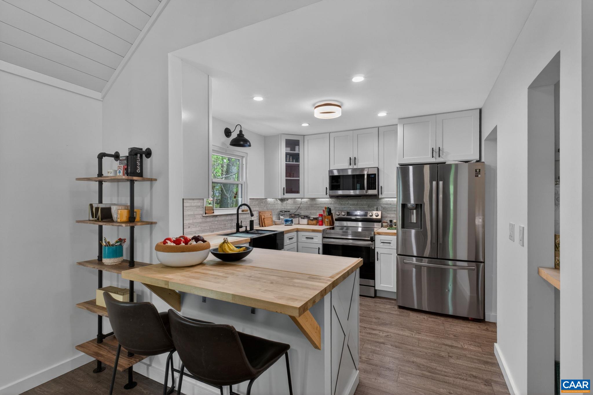 1 TARA CT, PALMYRA, Virginia 22963, 3 Bedrooms Bedrooms, ,2 BathroomsBathrooms,Residential,Lake Monticello Charmer,1 TARA CT,676056 MLS # 676056